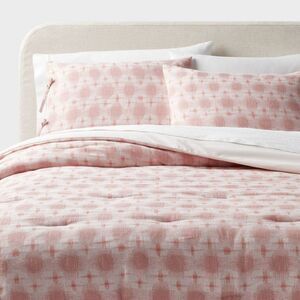 Threshold Pink Comforter Set
